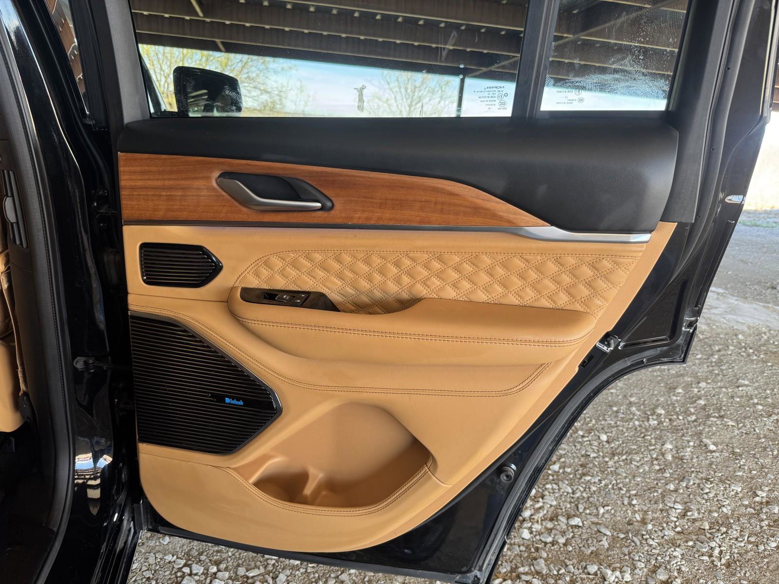 Used 2024 Jeep Grand Cherokee Summit image 37