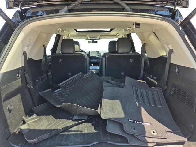 Used 2024 Nissan Pathfinder Platinum AWD/4WD image 19