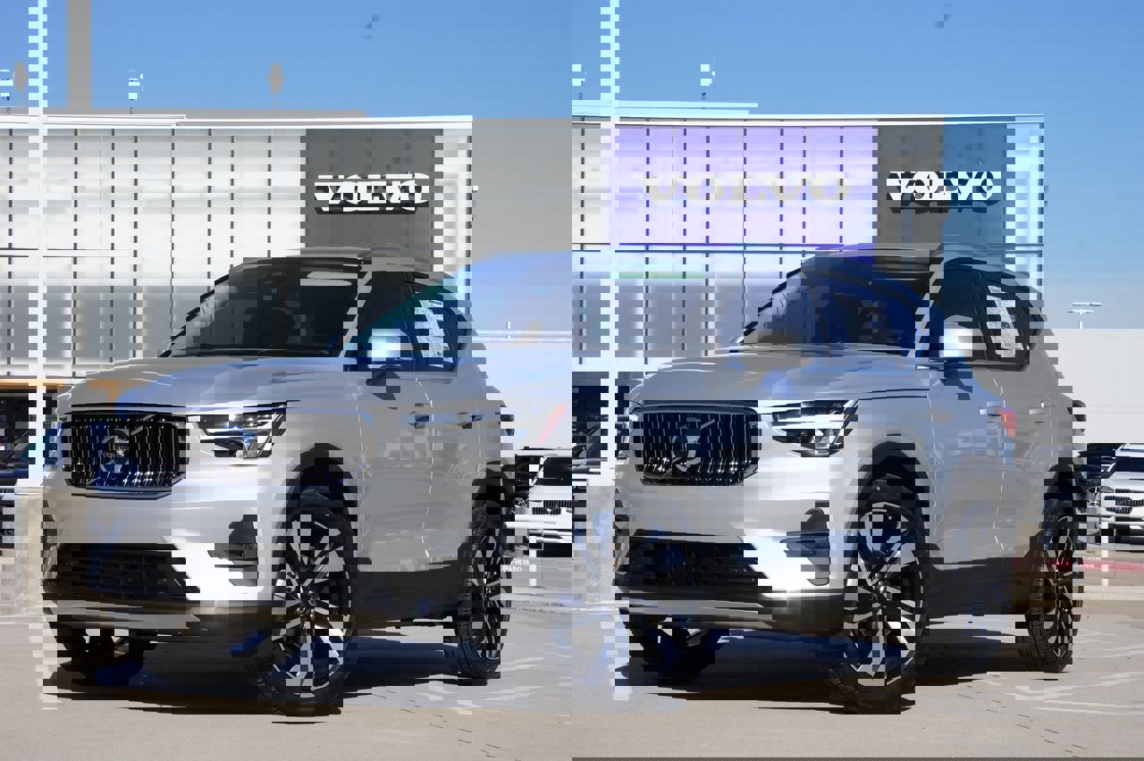 New 2025 Volvo XC40 B5 Plus w/ Protection Package Premier