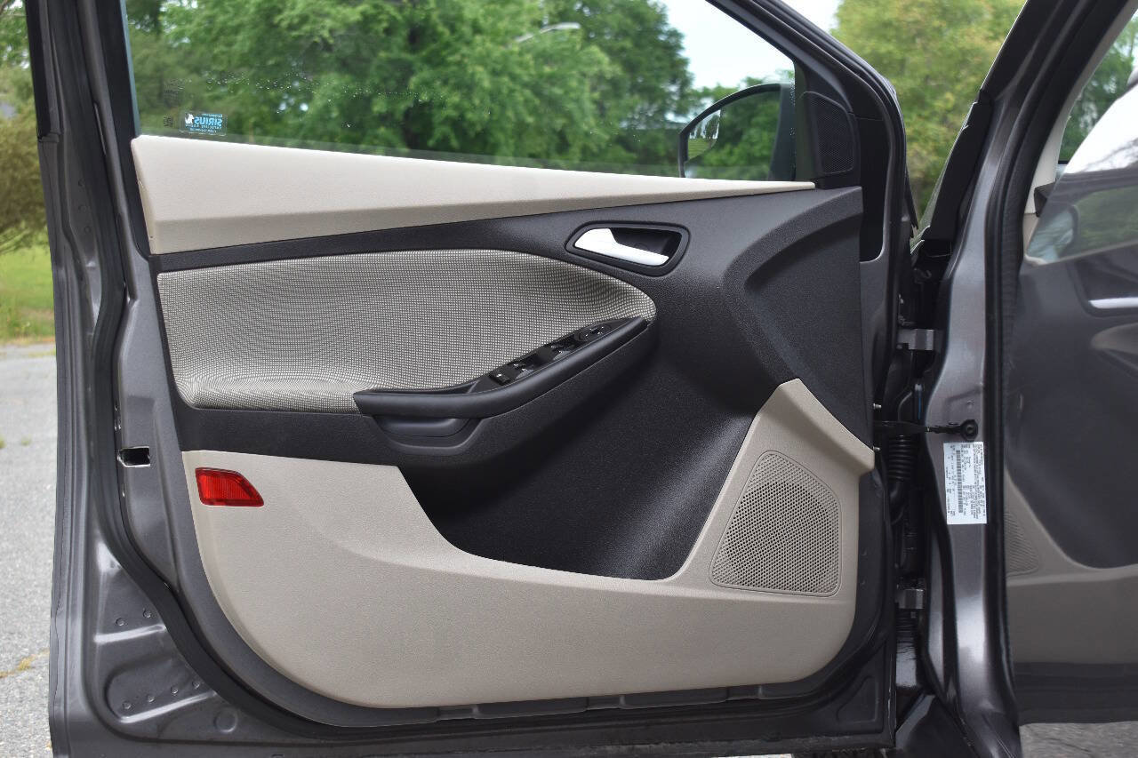 Used 2014 Ford Focus SE image 8