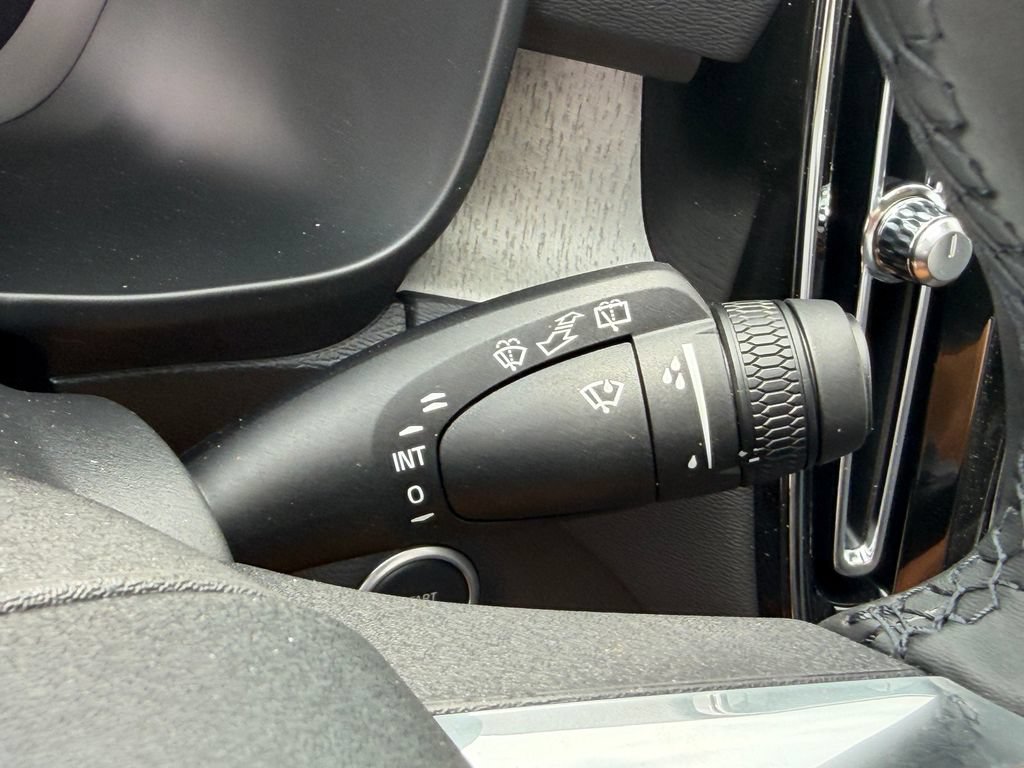 New 2026 Volvo XC40 B5 Plus w/ Climate Package AWD/4WD image 30