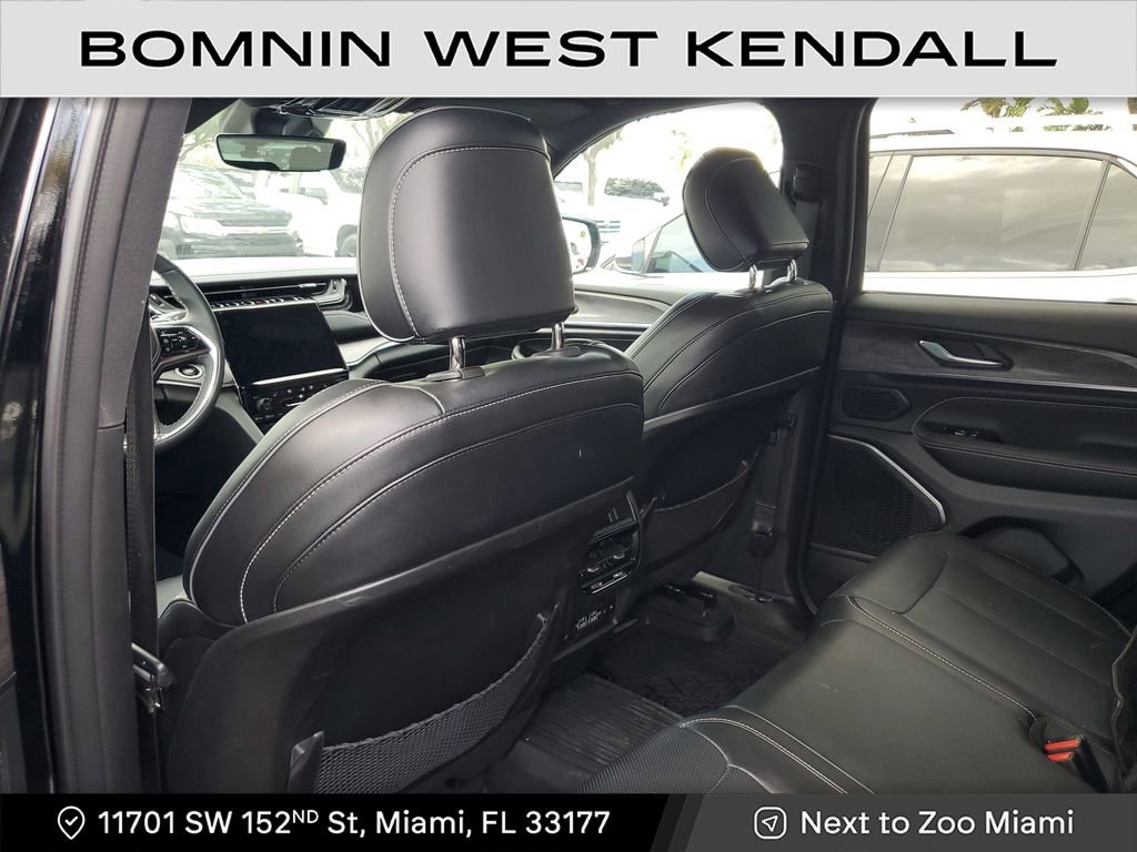 Used 2023 Jeep Grand Cherokee Overland image 15