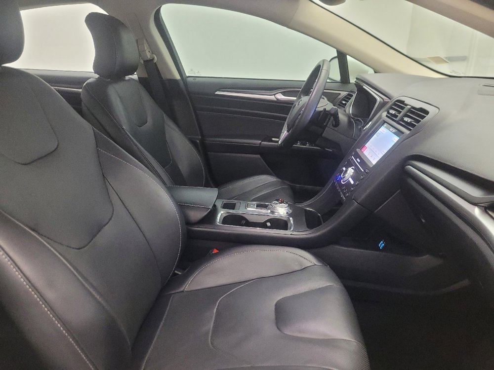 Used 2019 Ford Fusion Titanium image 21