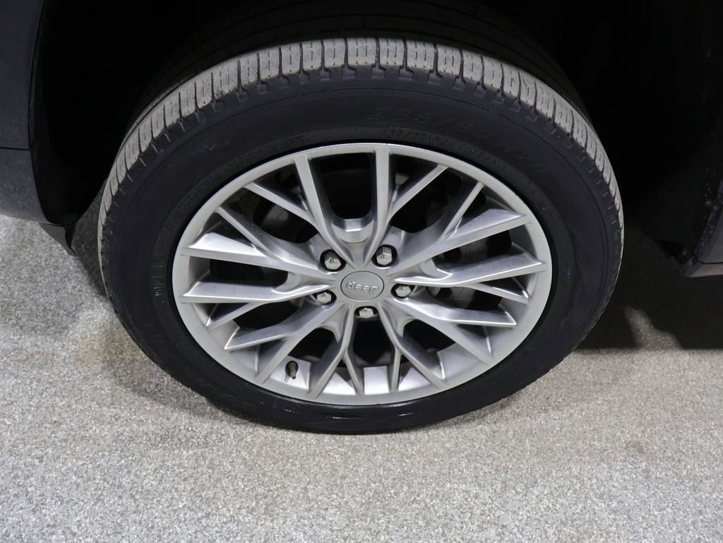Used 2023 Jeep Grand Cherokee Summit image 10