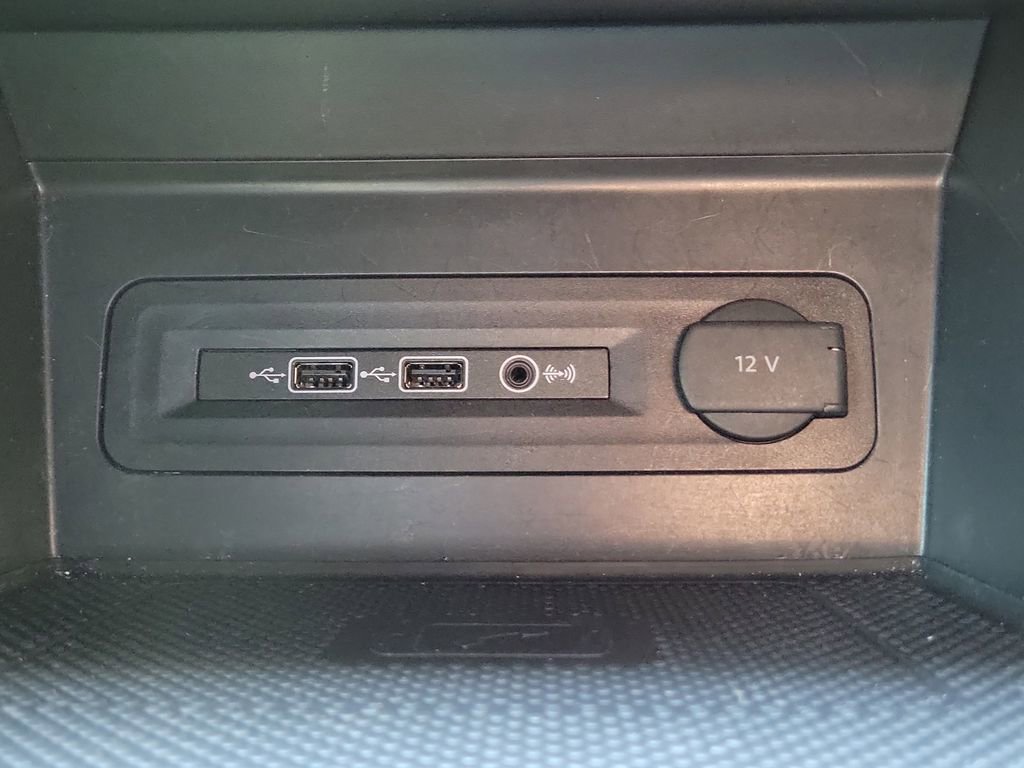 Used 2020 Volkswagen Atlas Cross Sport SE image 35