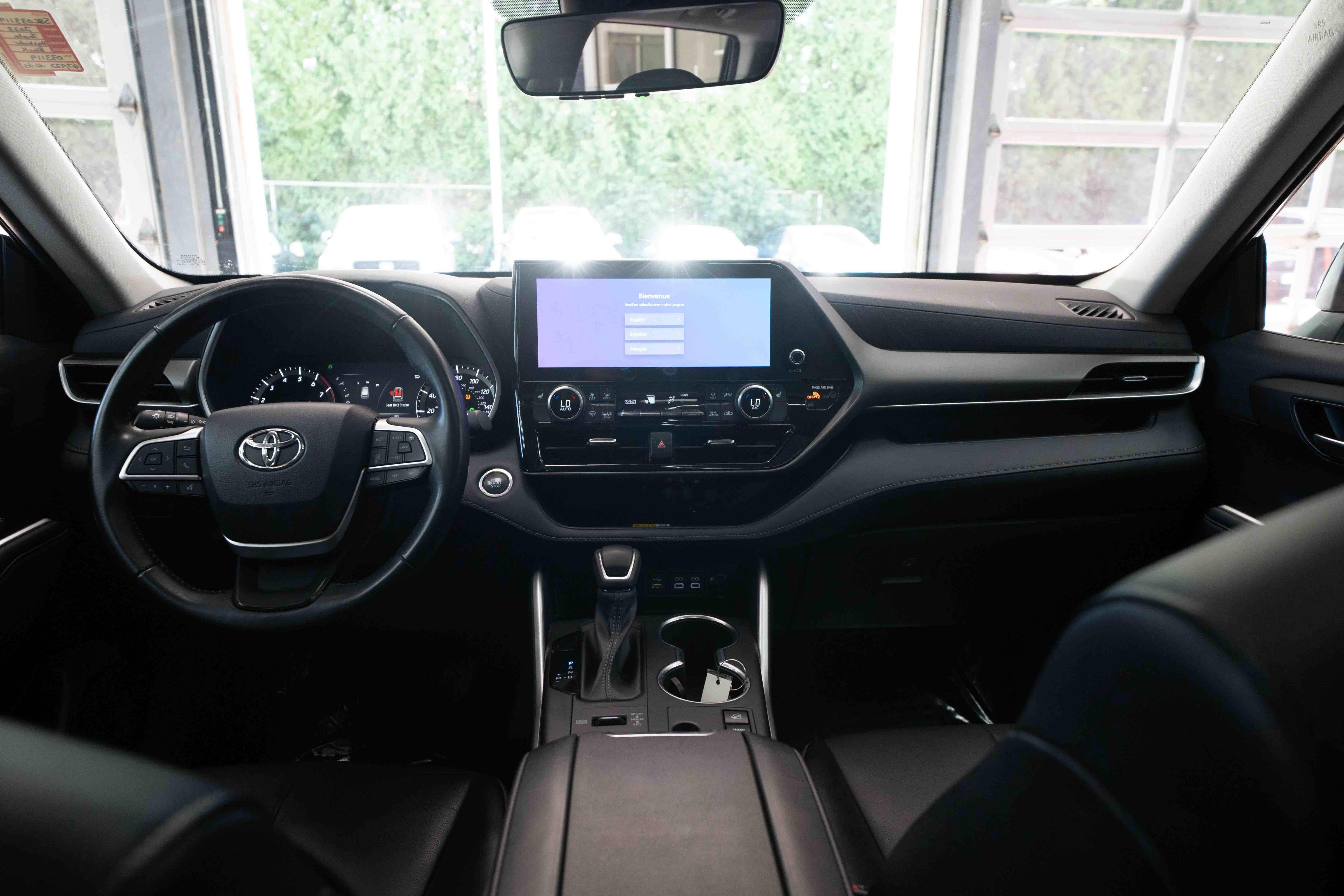Used 2023 Toyota Highlander XLE AWD/4WD image 20
