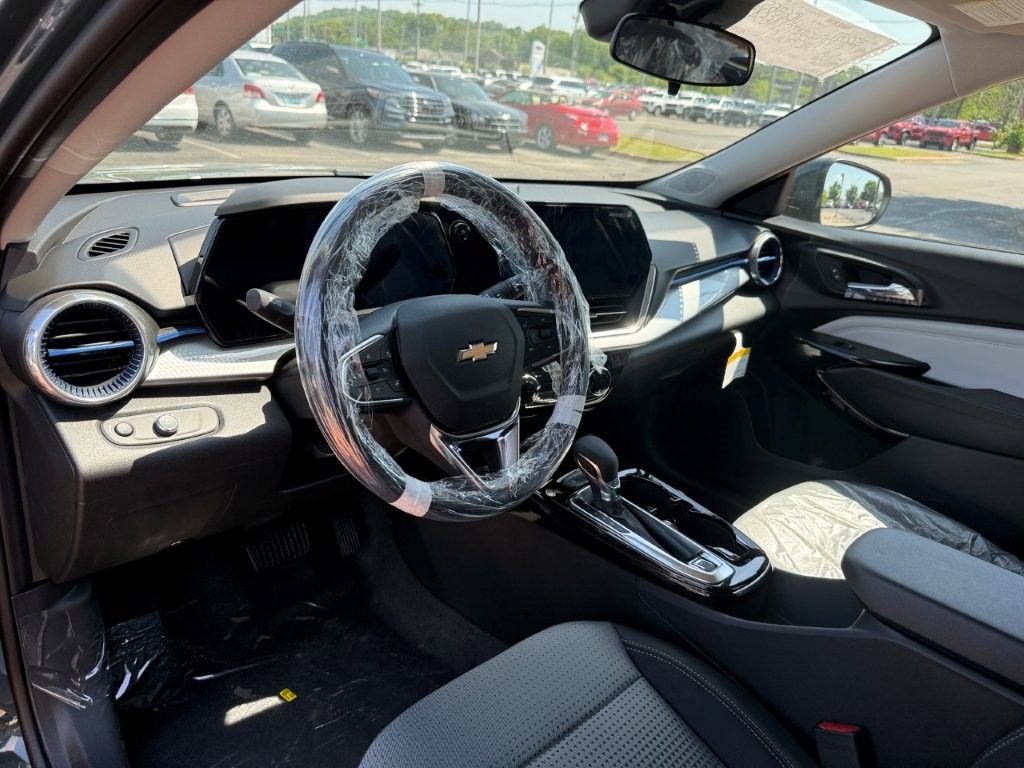 New 2026 Chevrolet Trax LT FWD image 9