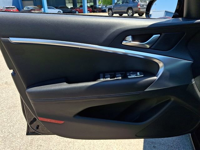 Used 2025 Genesis G70 2.5T RWD image 14