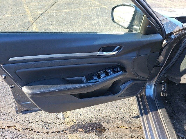 Used 2023 Nissan Altima 2.5 SV image 21