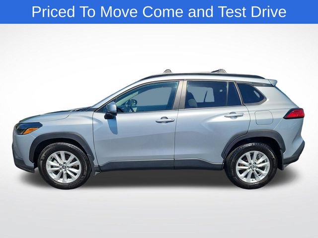 Used 2023 Toyota Corolla Cross LE FWD image 2