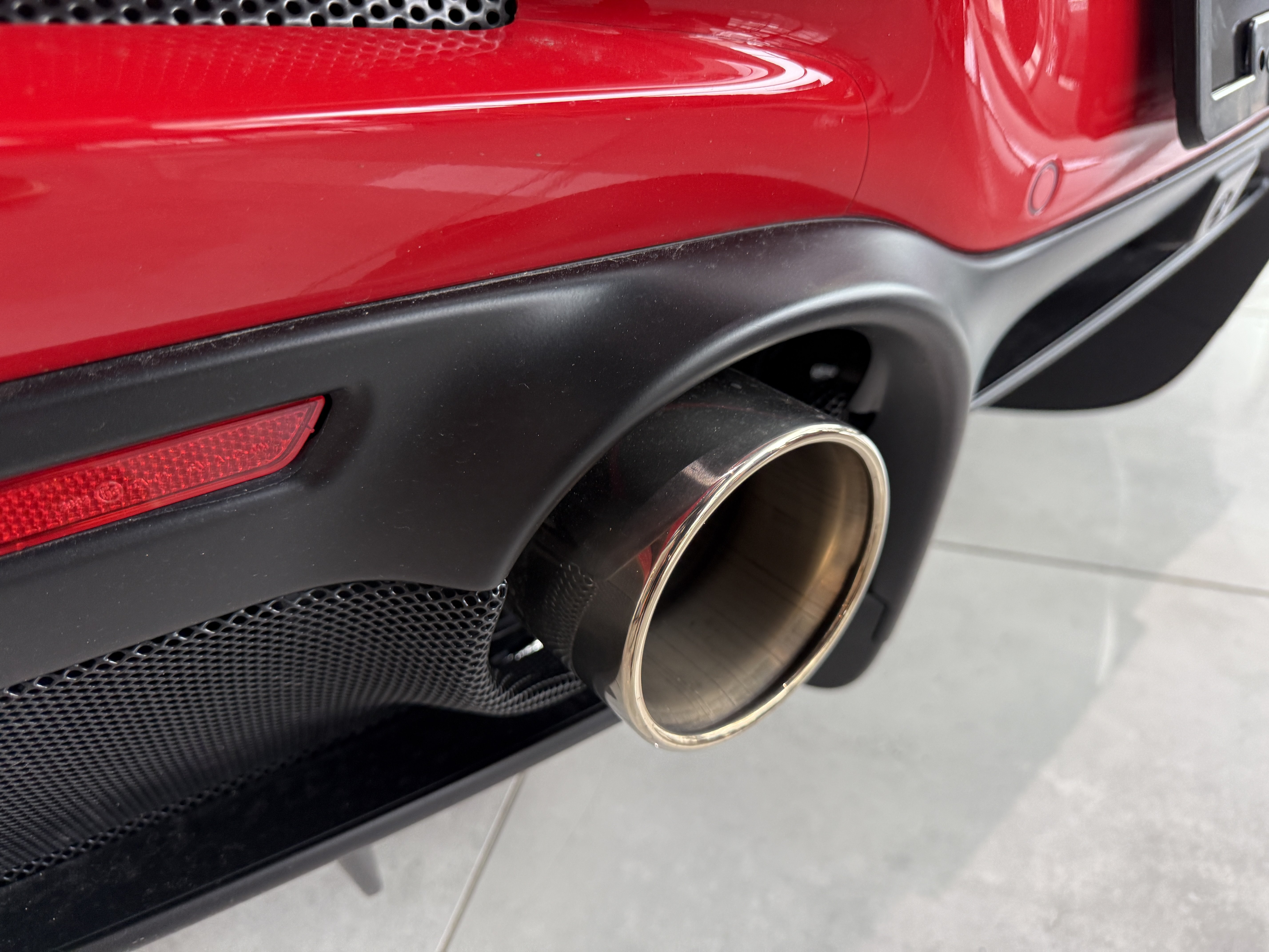 Used 2021 Ferrari F8 Tributo RWD image 39