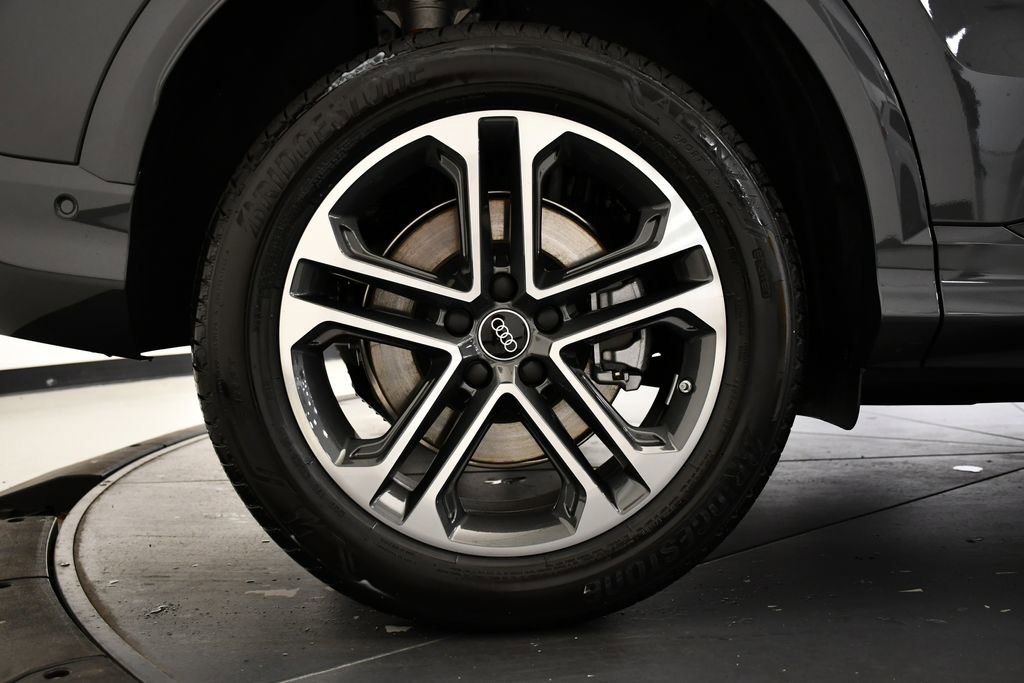 Certified 2025 Audi Q5 Premium w/ Convenience Package AWD/4WD image 15