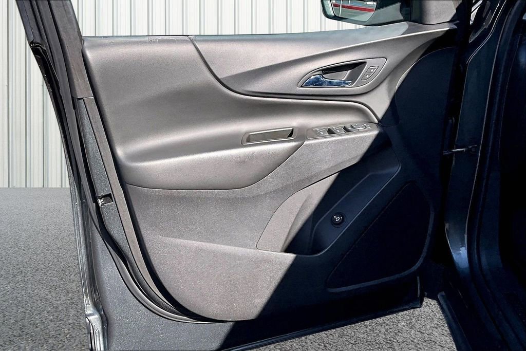 Used 2021 Chevrolet Equinox LT FWD image 16
