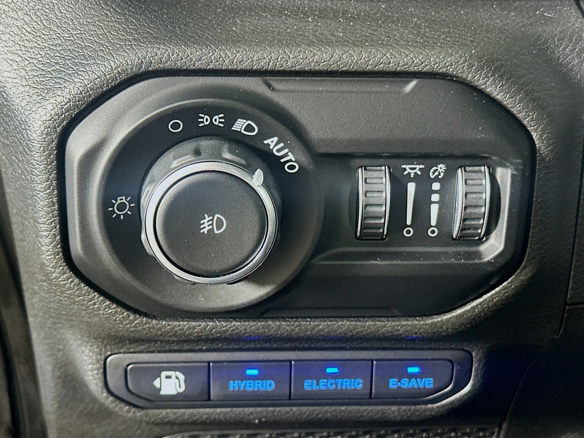 Used 2022 Jeep Wrangler Sahara image 16