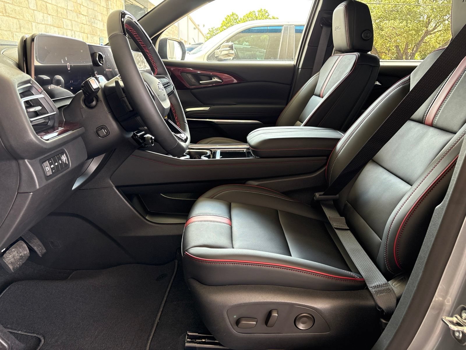 New 2027 Chevrolet Traverse RS AWD/4WD image 17