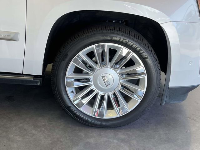 Used 2018 Cadillac Escalade Platinum image 8