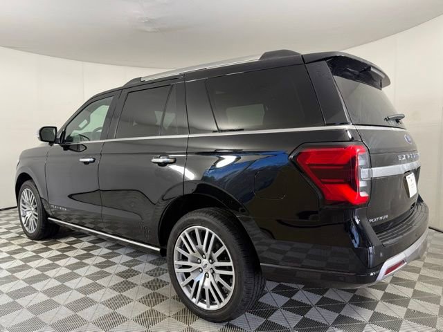 Used 2024 Ford Expedition Platinum image 4