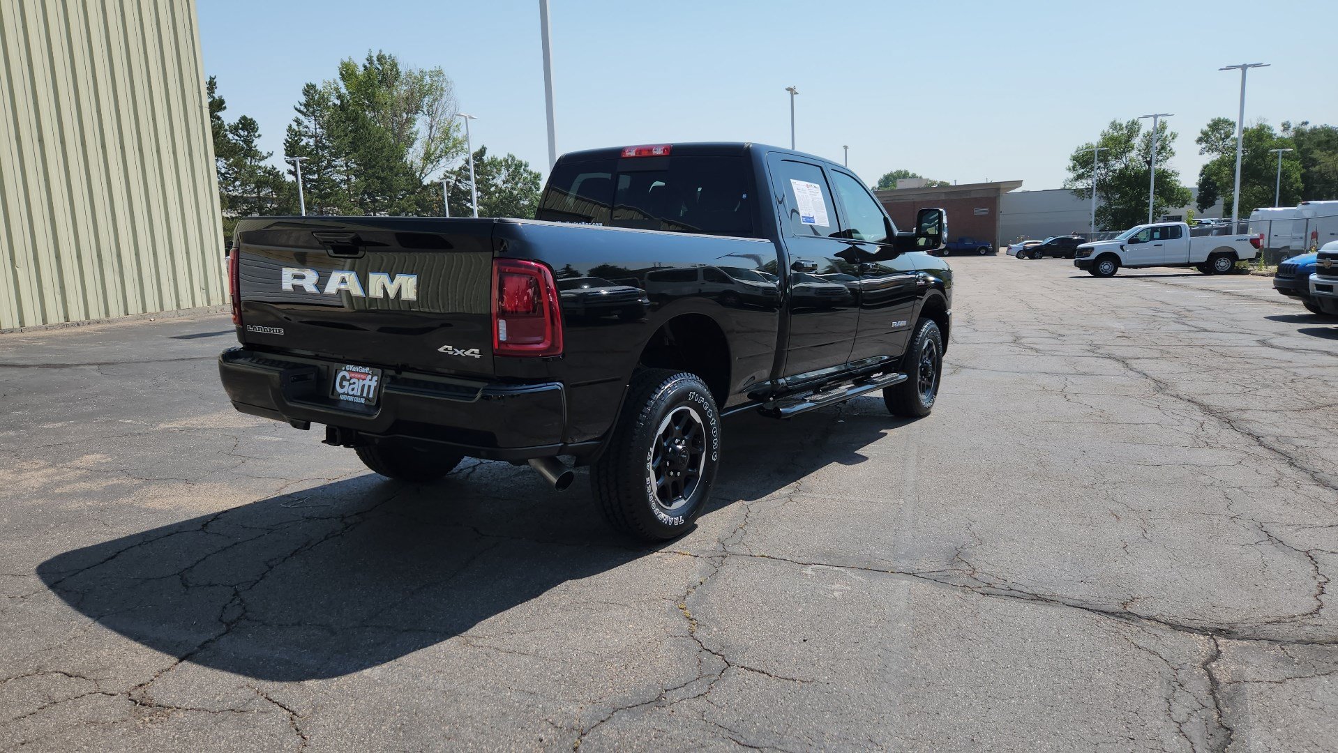 Used 2025 RAM 2500 Laramie AWD/4WD image 9