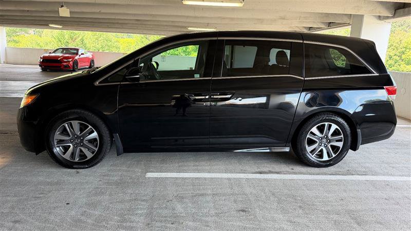 Used 2016 Honda Odyssey Touring image 2