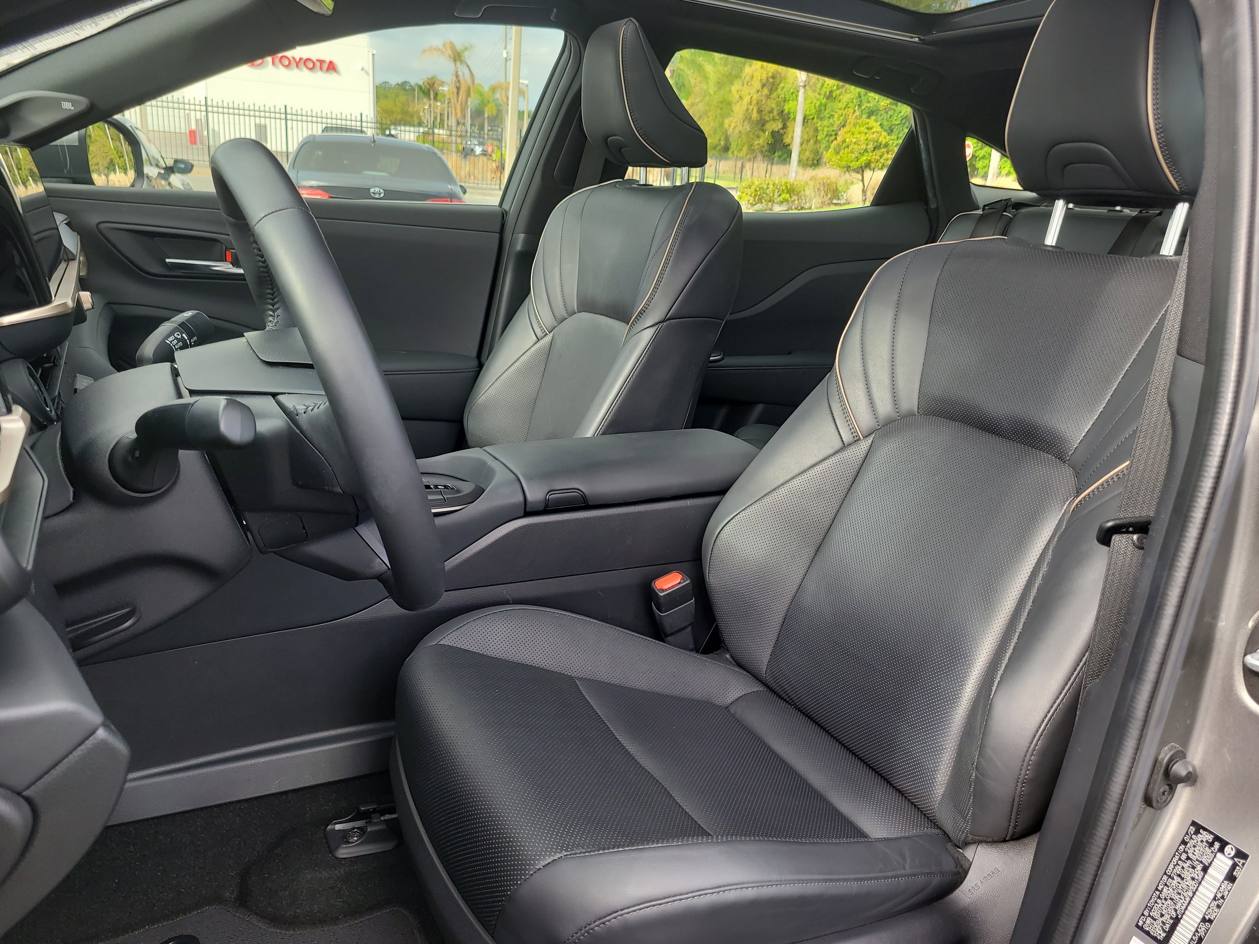 Certified 2023 Toyota Crown Limited image 19