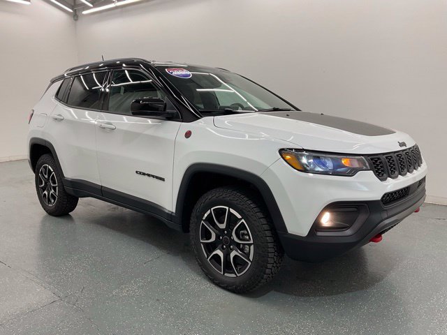 New 2026 Jeep Compass Trailhawk AWD/4WD image 8