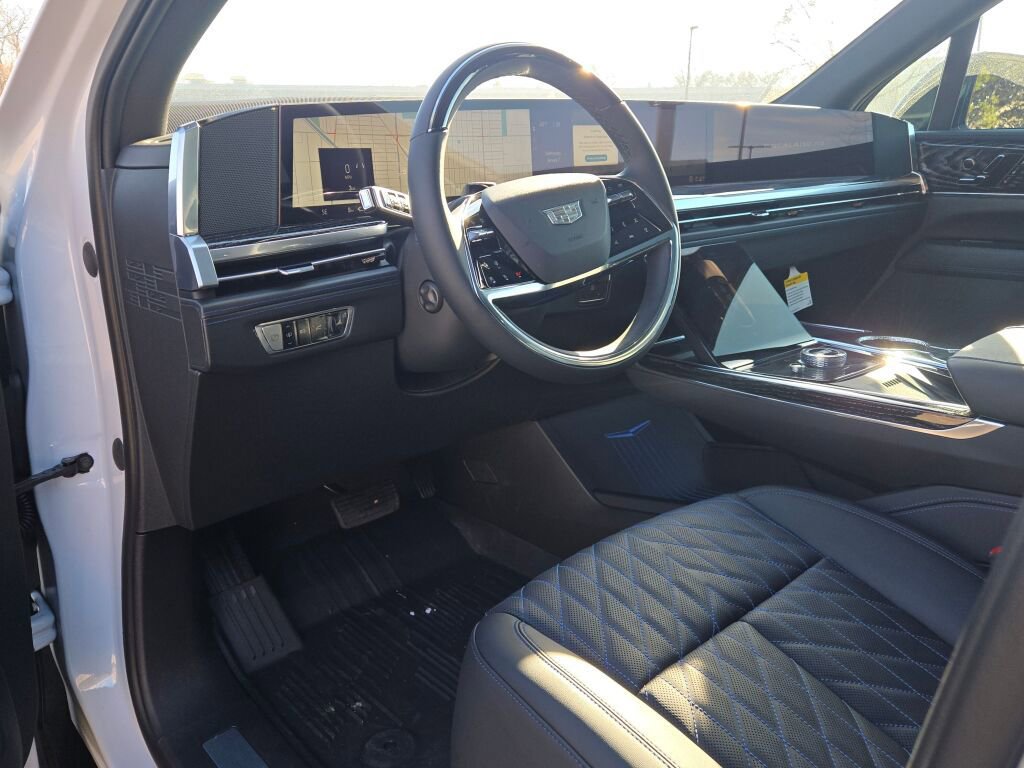 New 2026 Cadillac Escalade IQ Luxury 1 w/ LPO, Floor Liner Package AWD/4WD image 23