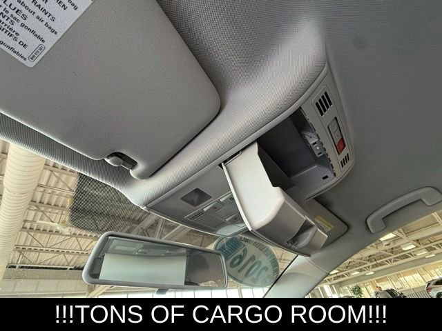 Used 2016 Volkswagen Golf S image 28