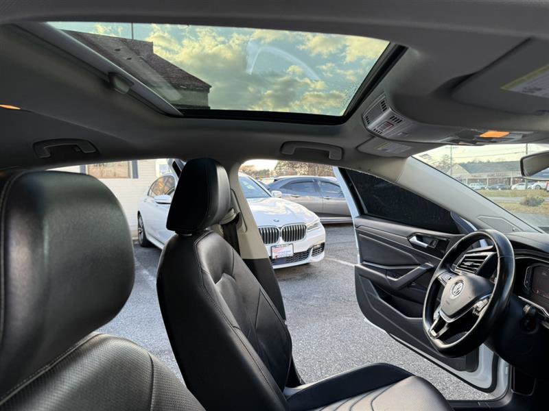 Used 2019 Volkswagen Jetta SEL Premium FWD image 15