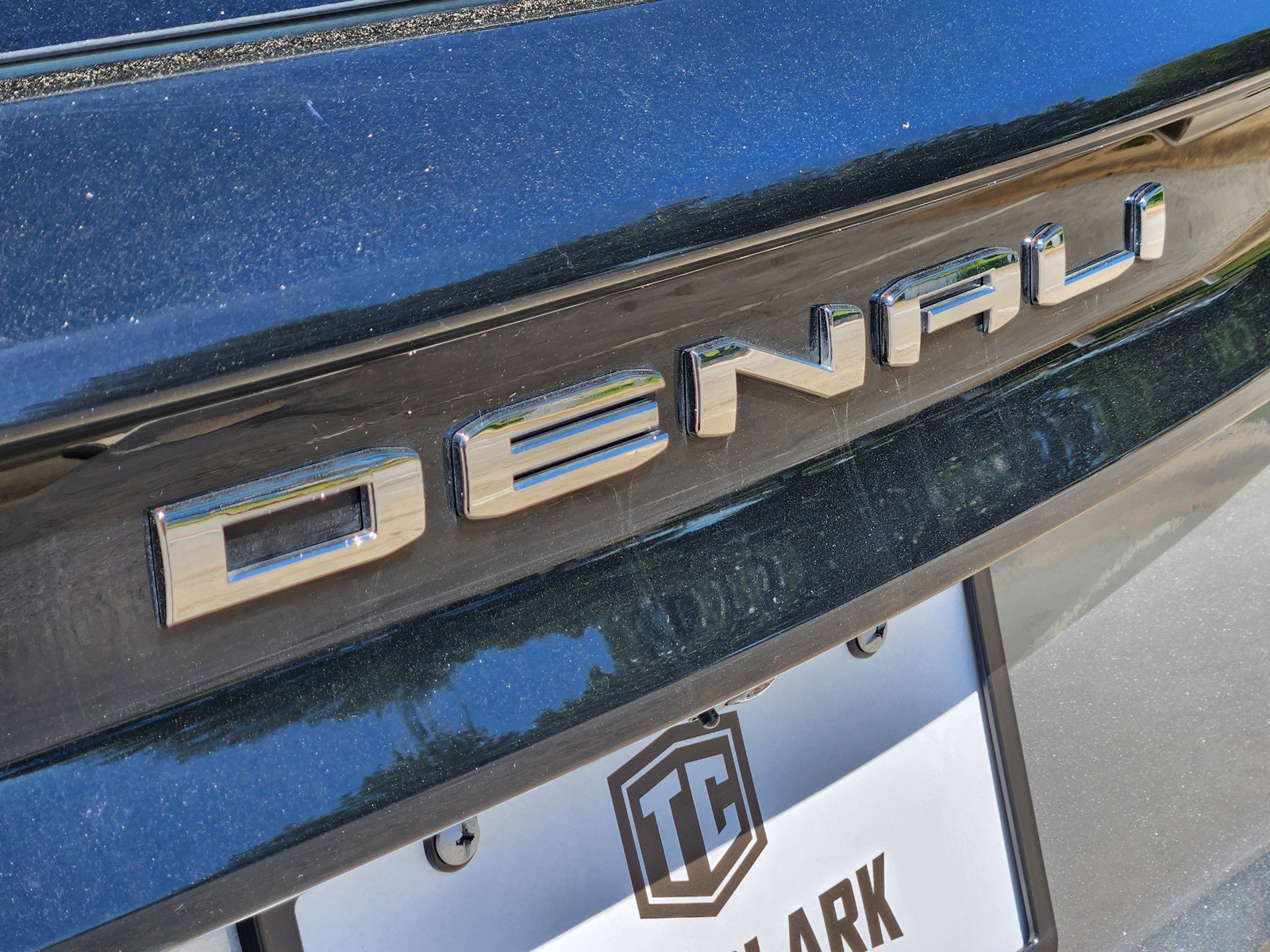 Used 2025 GMC Acadia Denali w/ LPO, Floor Liner Package image 30