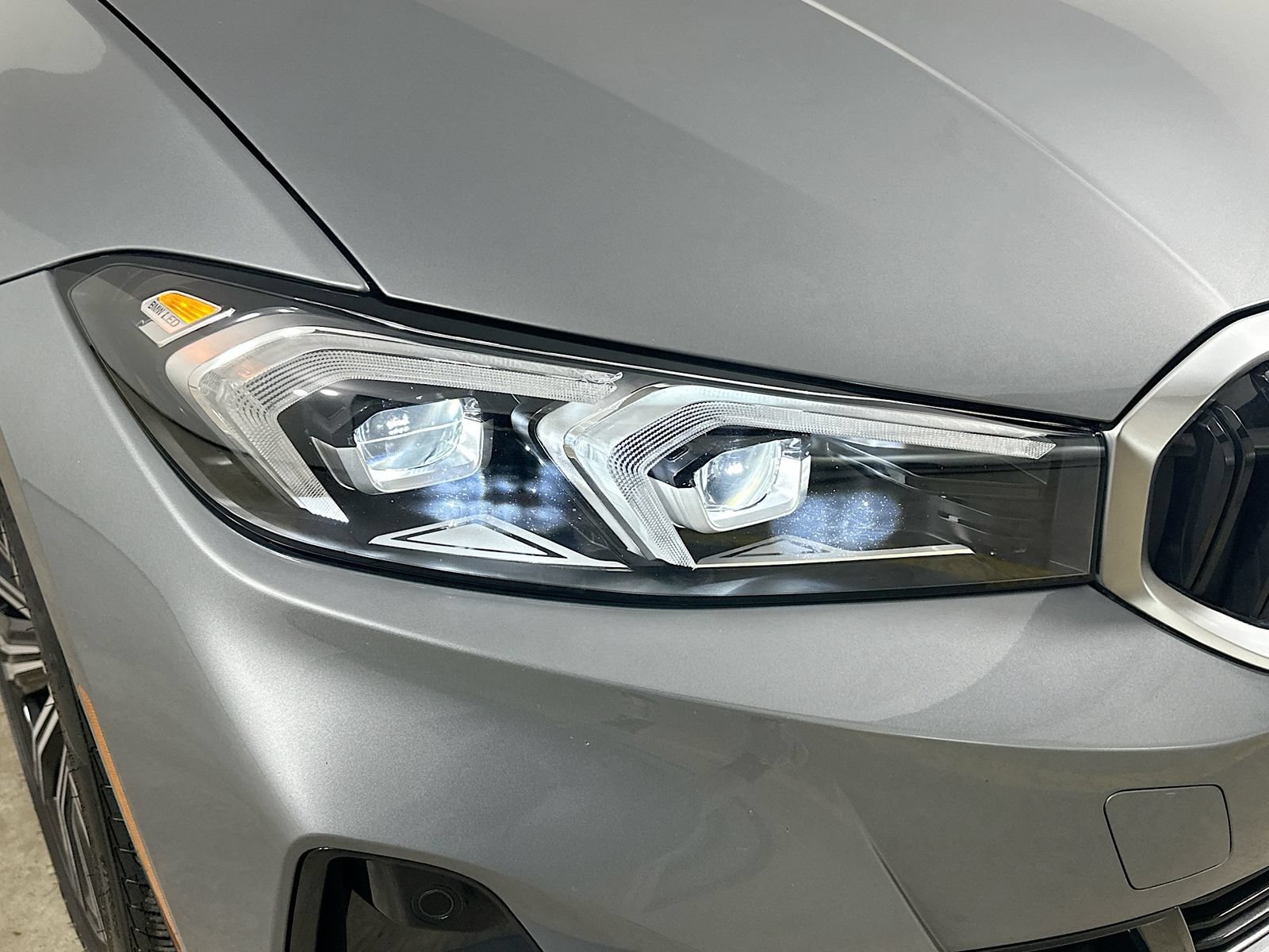 Used 2025 BMW 330i xDrive Sedan AWD/4WD image 9