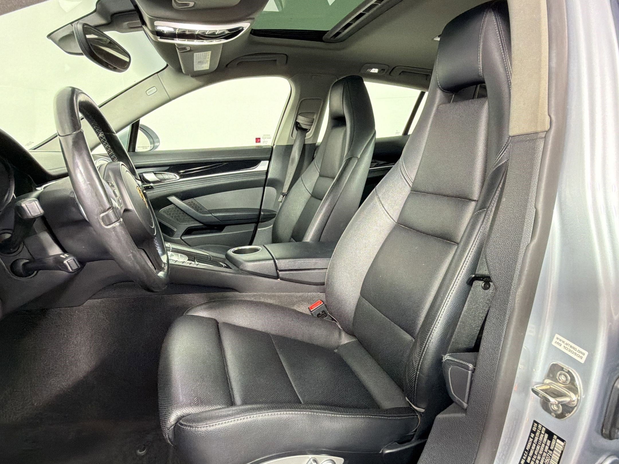 Used 2016 Porsche Panamera S image 5