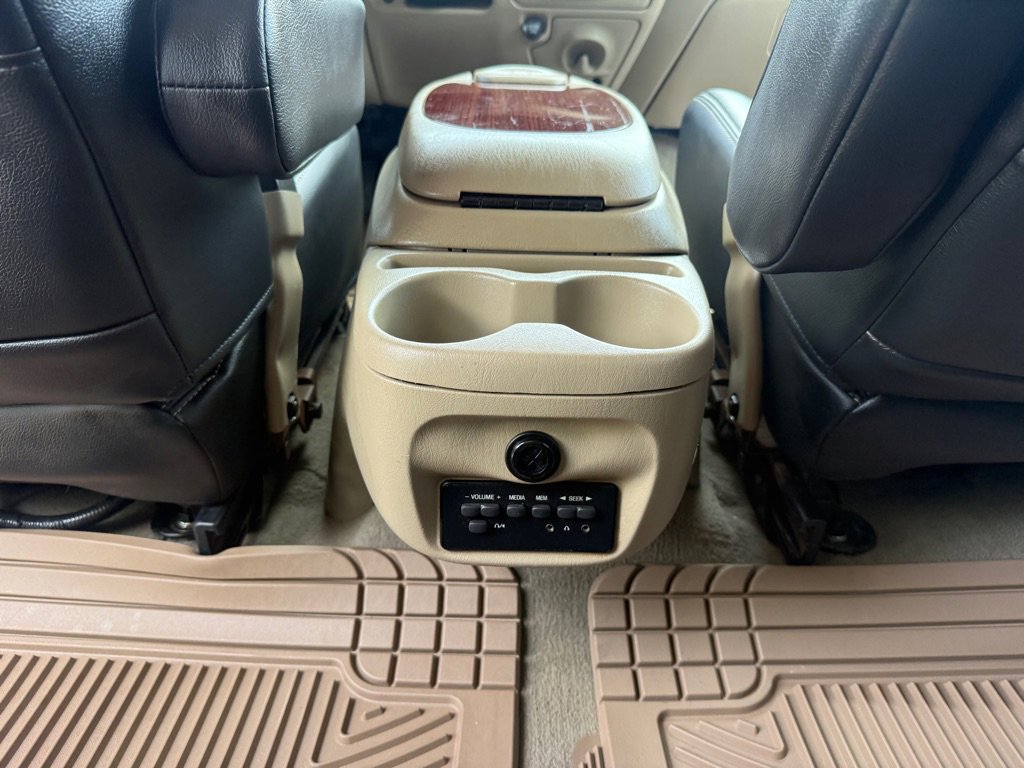 Used 2005 Ford Excursion Eddie Bauer image 24