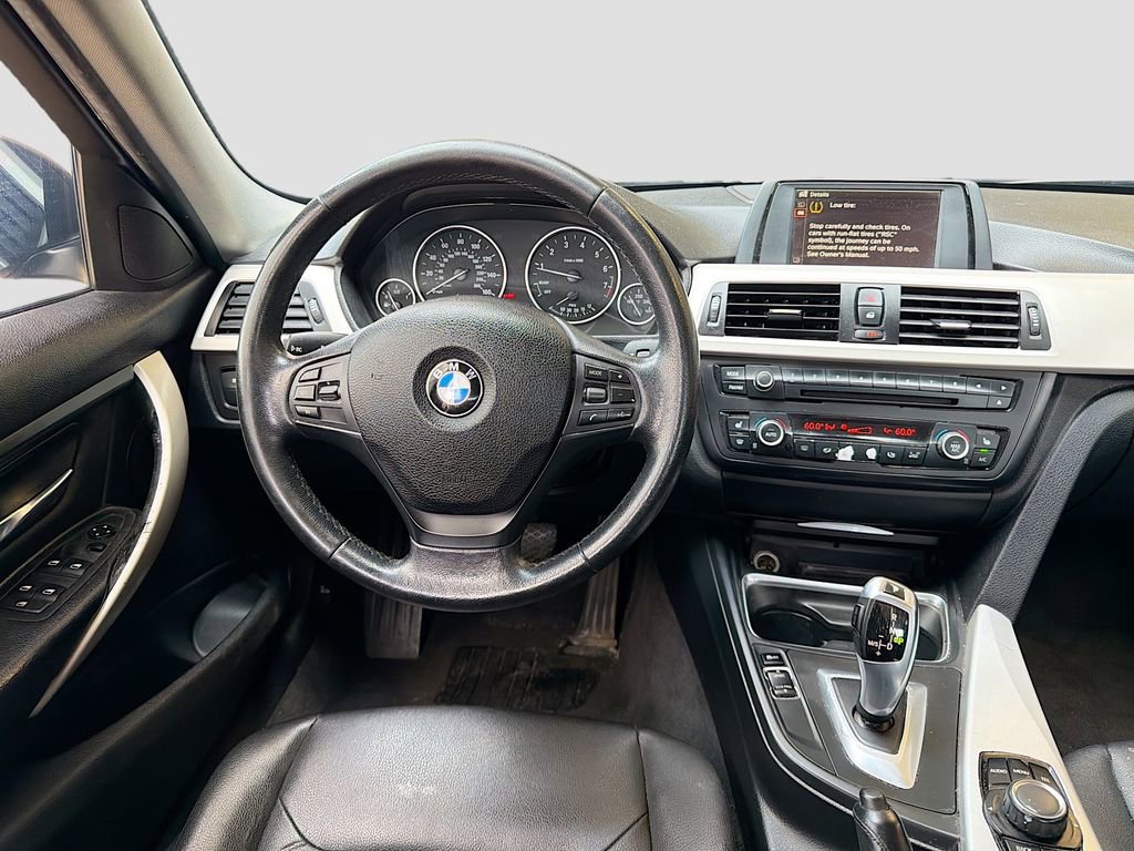Used 2014 BMW 320i xDrive Sedan image 17