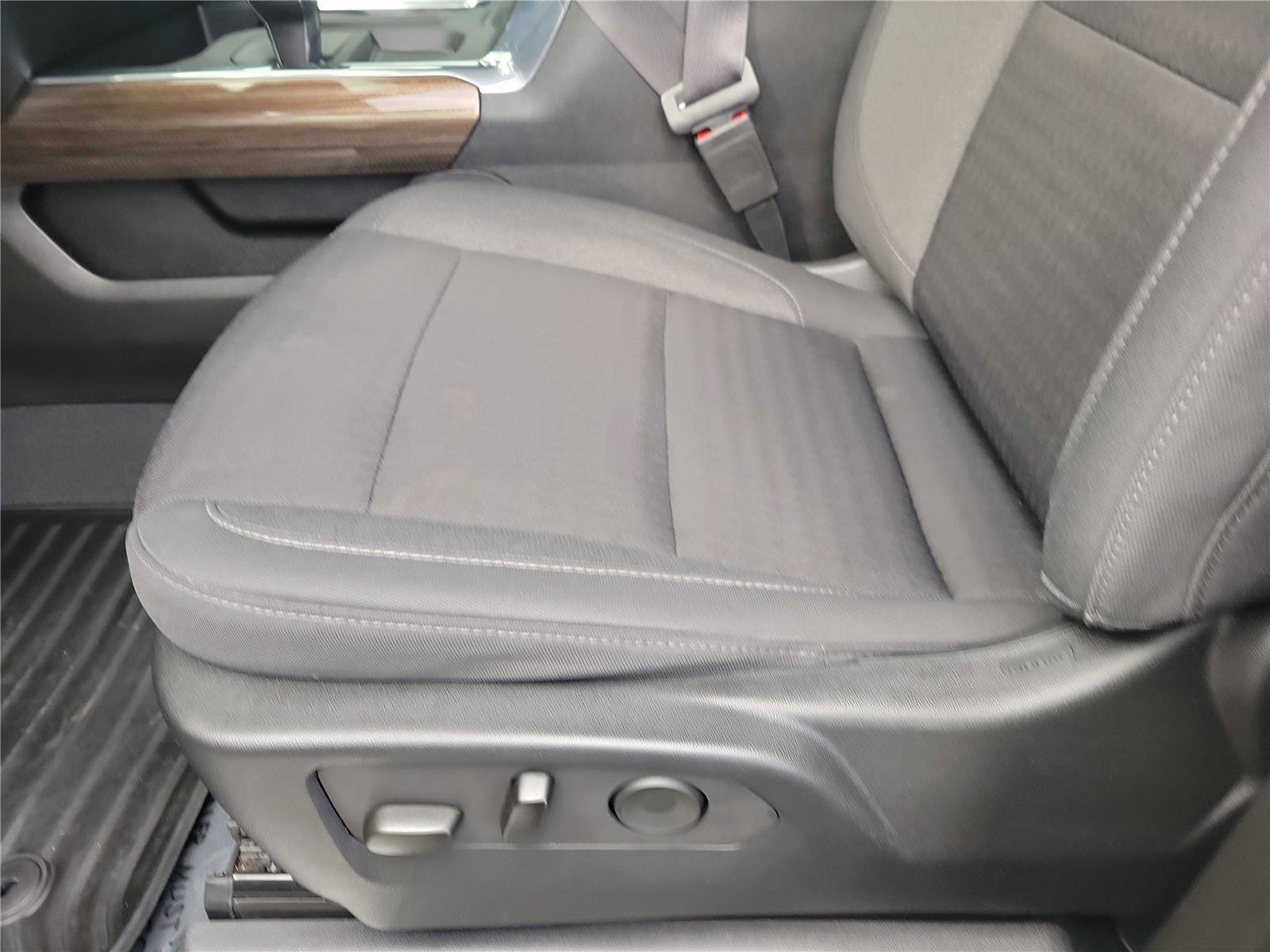 Used 2023 Chevrolet Silverado 1500 RST w/ Z71 Off-Road Package AWD/4WD image 18