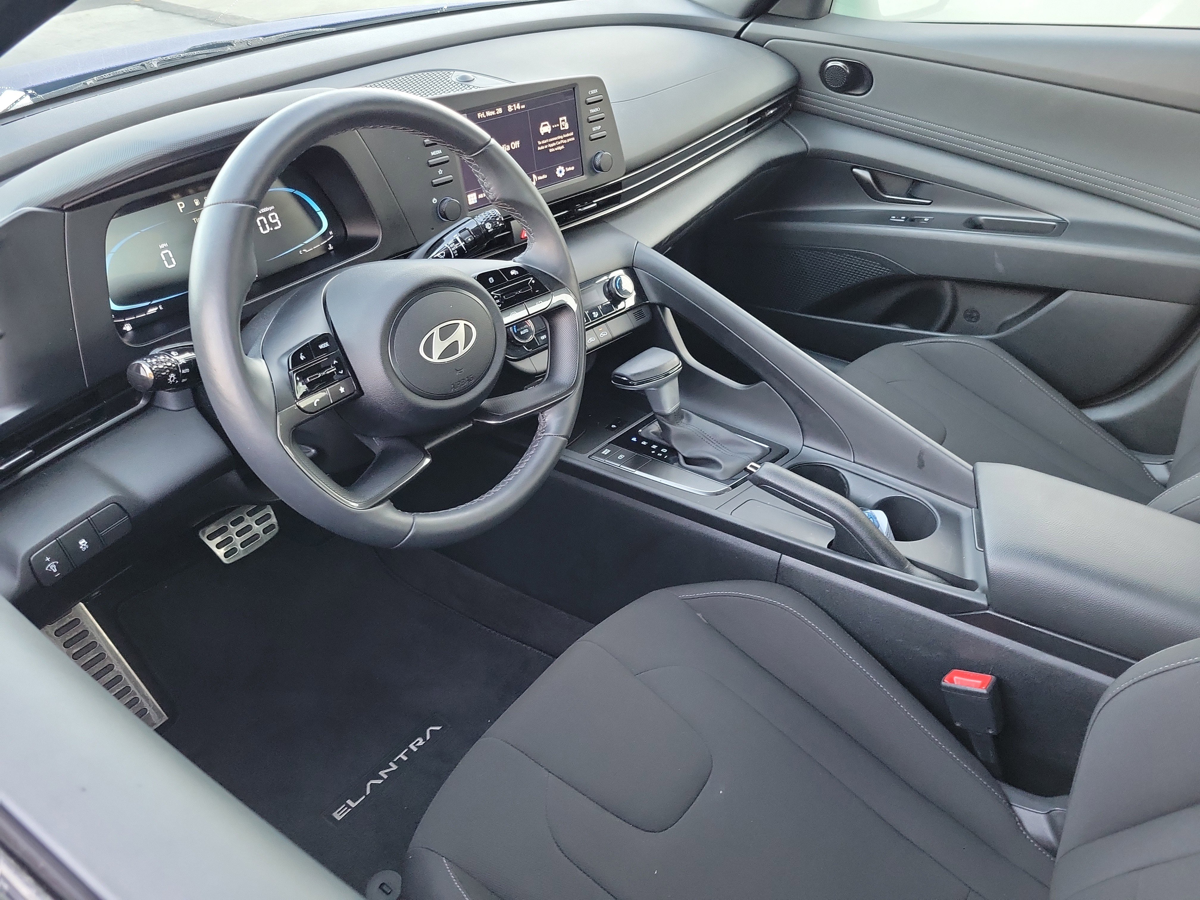 Certified 2025 Hyundai Elantra Sport w/ Cargo Package image 5