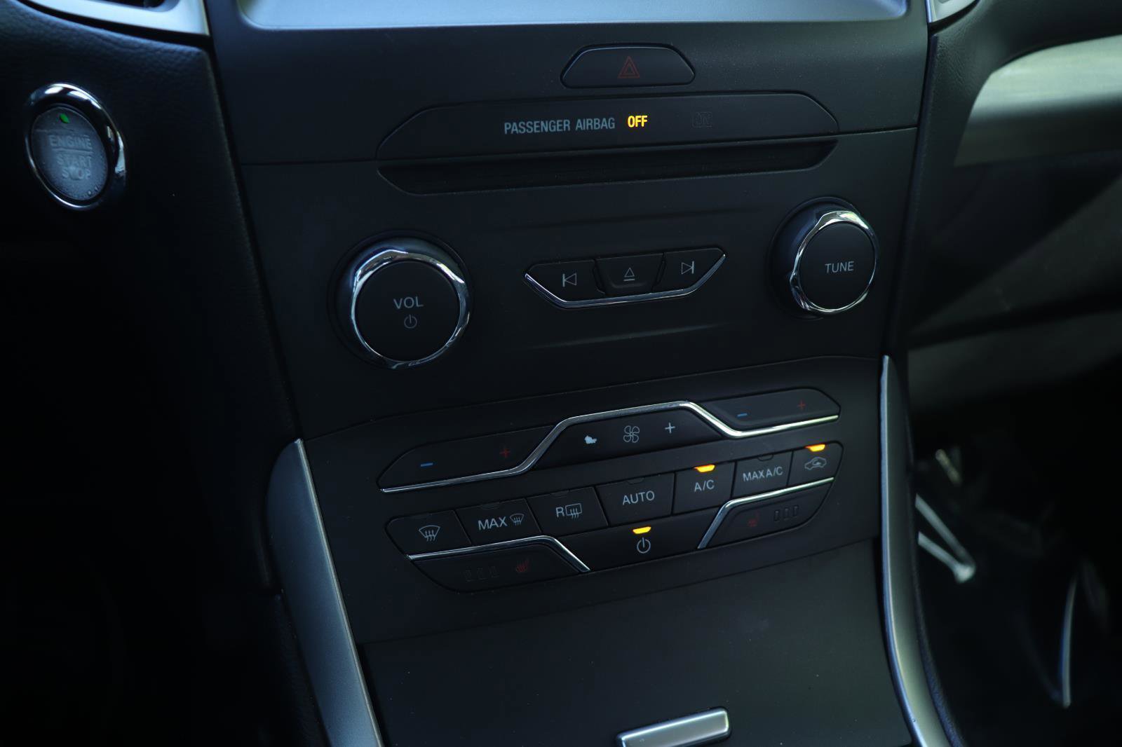 Used 2018 Ford Edge SEL w/ Equipment Group 201A image 33