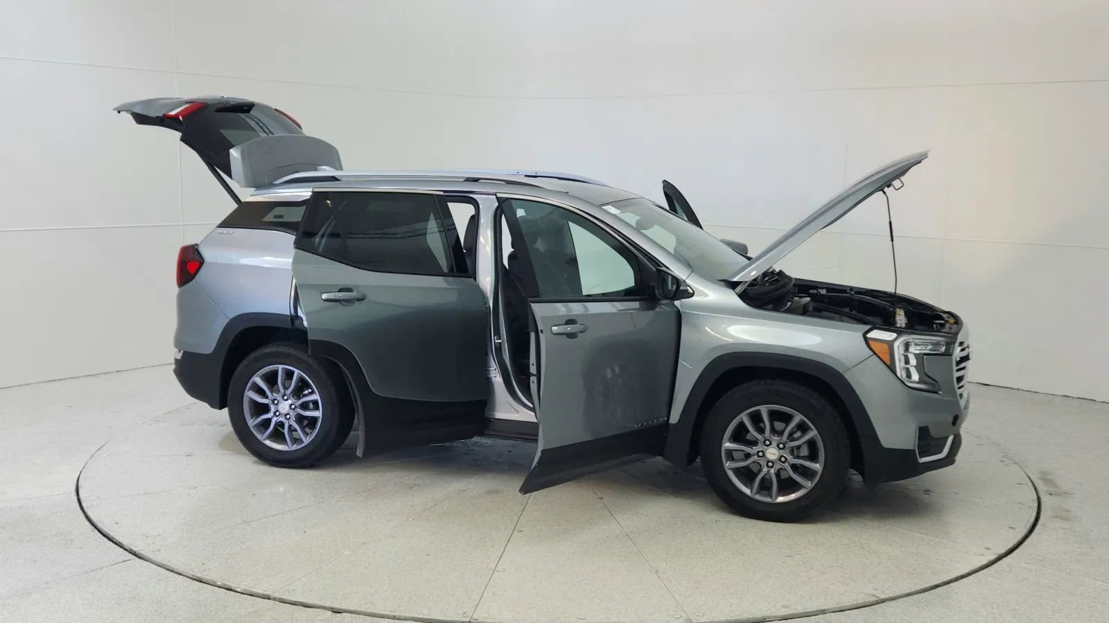 Used 2023 GMC Terrain SLT image 43