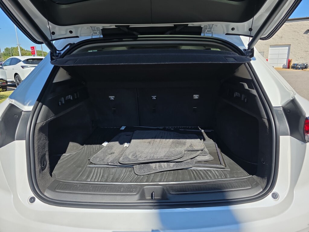 Used 2023 Buick Envision Essence w/ Sport Touring Package AWD/4WD image 13