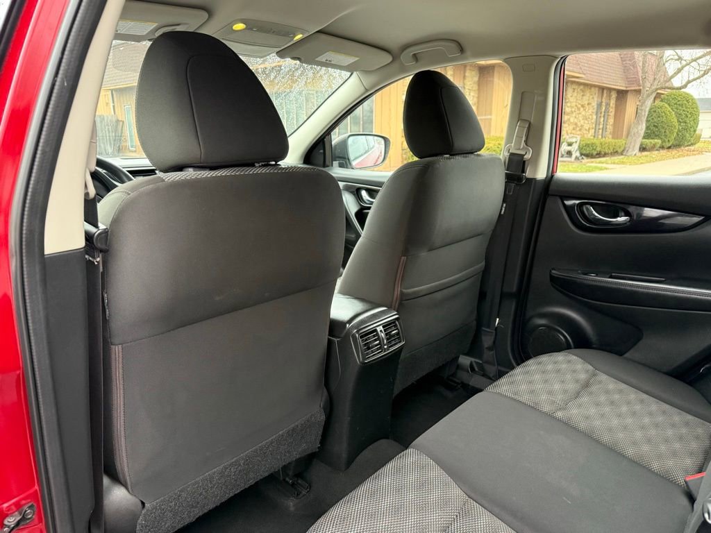 Used 2018 Nissan Rogue Sport SV FWD image 18