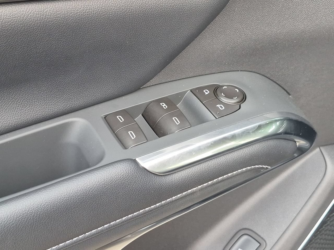 New 2026 Chevrolet Traverse LT w/ Enhanced Driving Package FWD image 8