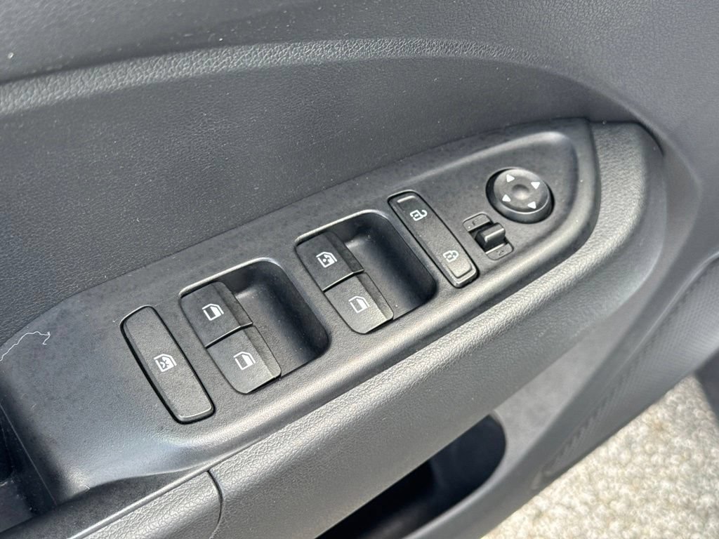 Used 2026 Hyundai Venue SEL FWD image 38
