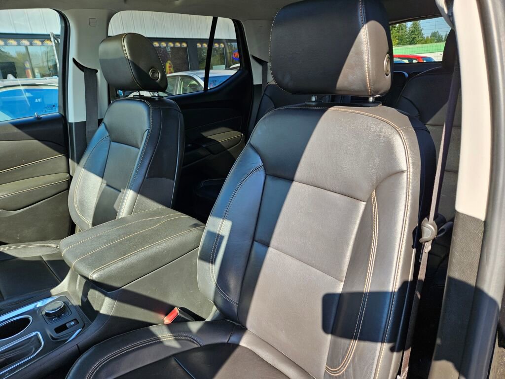 Used 2020 Chevrolet Traverse RS image 25