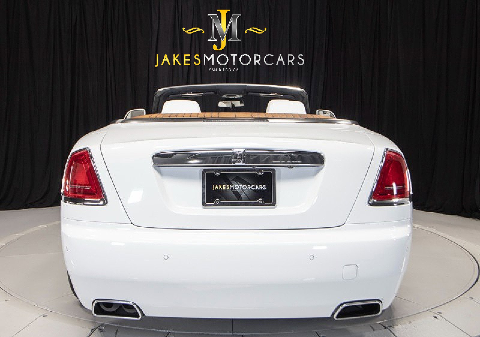Used 2020 Rolls-Royce Dawn RWD image 9