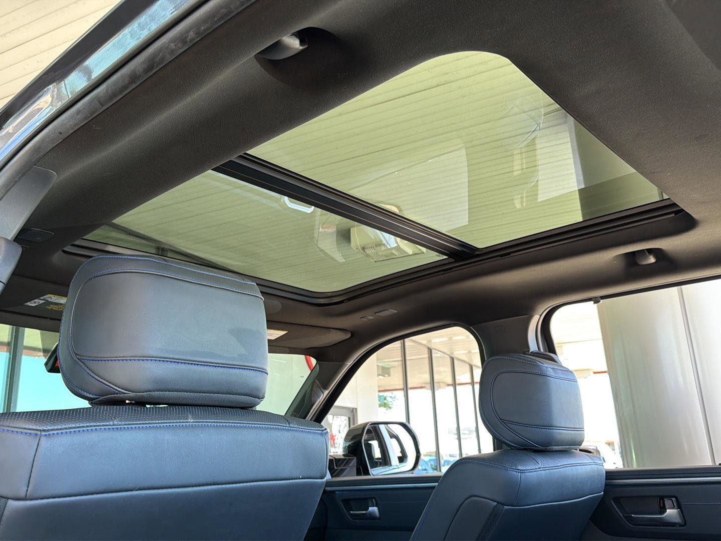 Used 2022 Toyota Tundra Platinum w/ Advanced Package AWD/4WD image 15