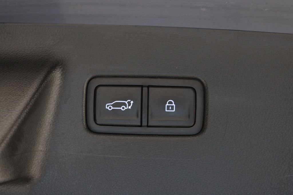 Used 2025 Hyundai Santa Fe SE image 17