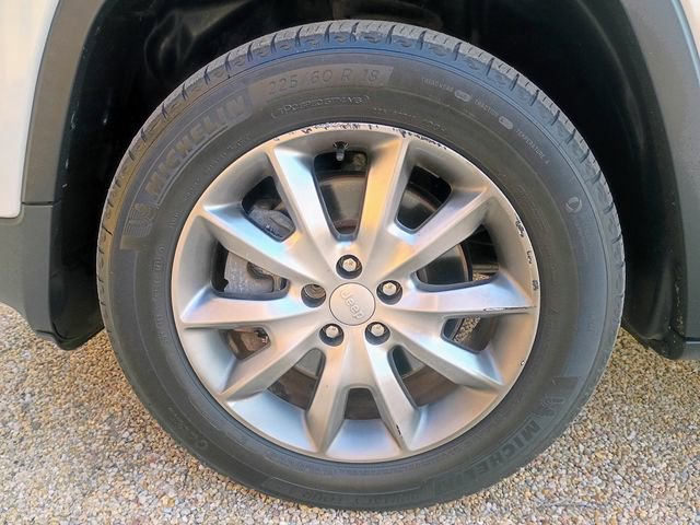 Used 2018 Jeep Cherokee Limited image 20