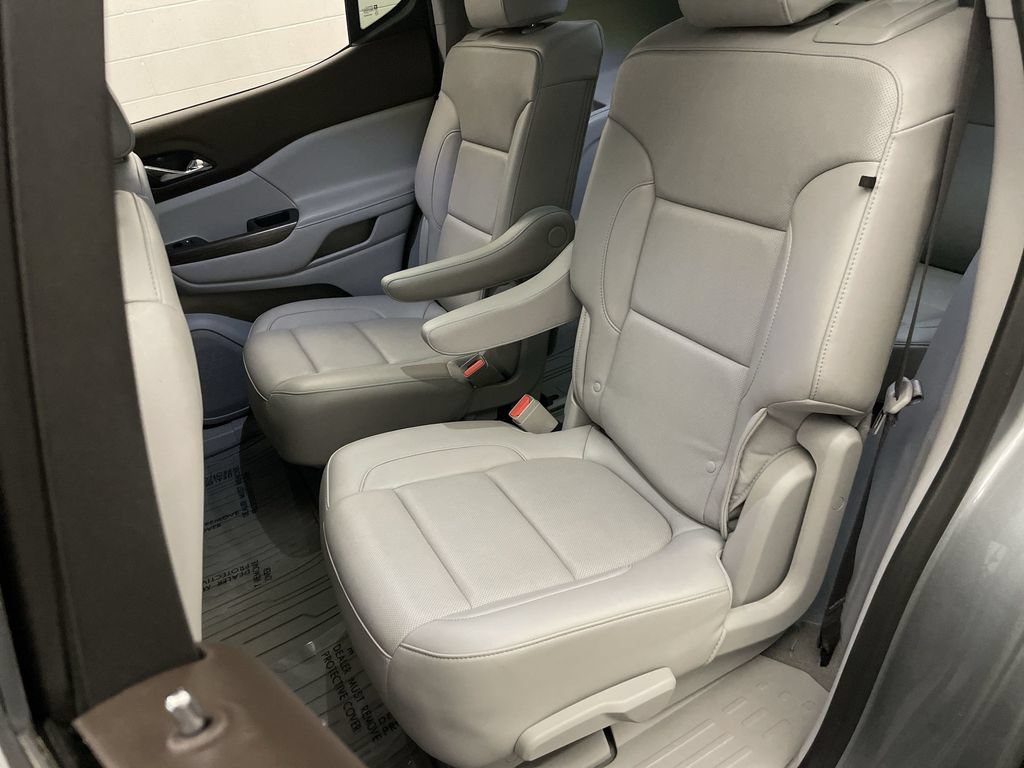 Used 2023 GMC Acadia SLT w/ Preferred Package FWD image 19