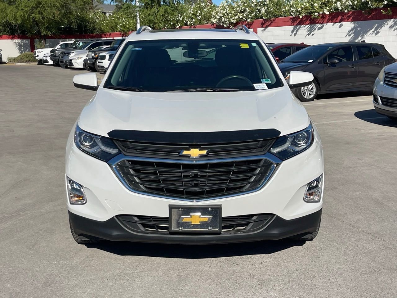 Used 2018 Chevrolet Equinox LT w/ Sun & Infotainment Package image 2