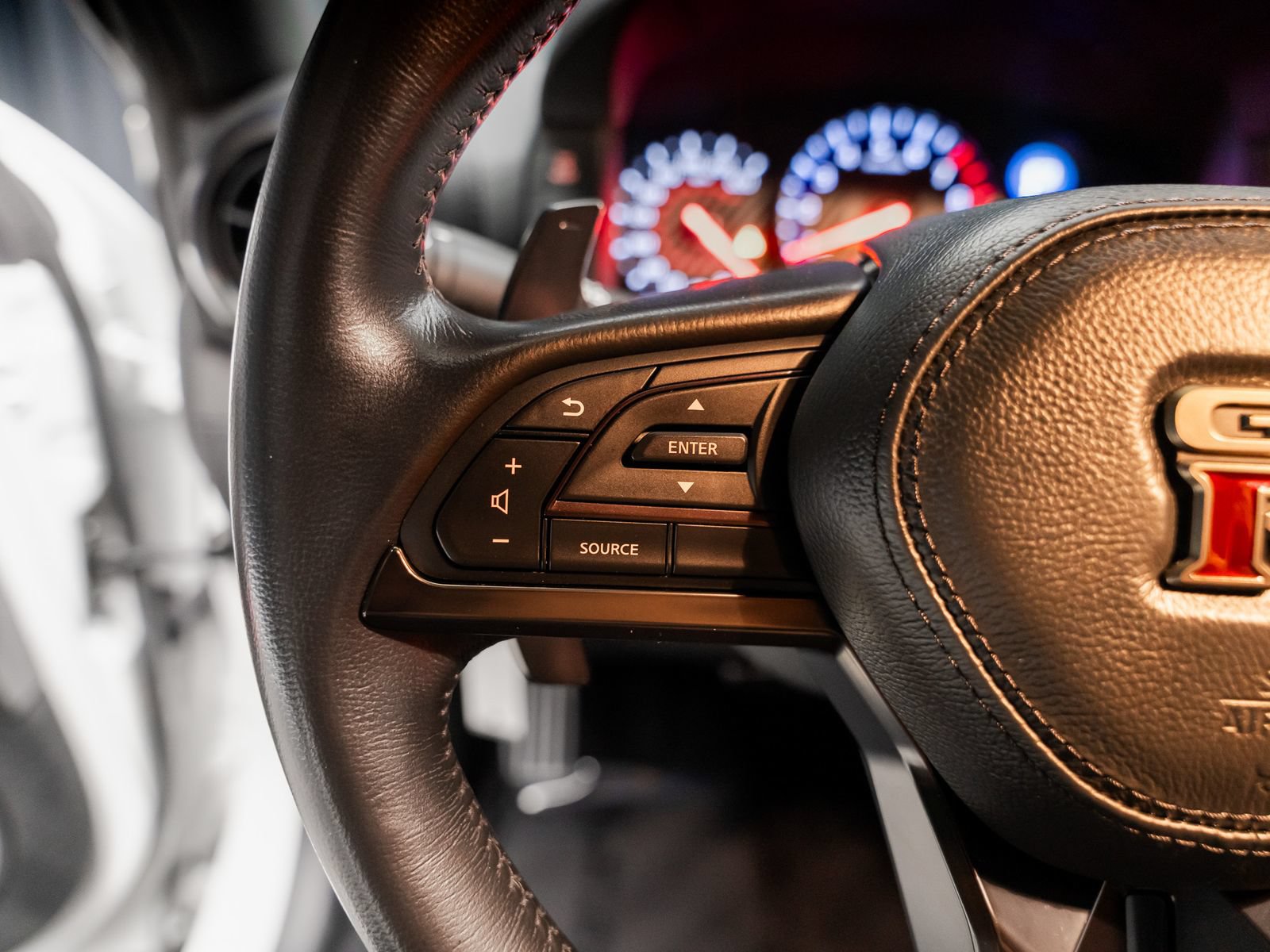 Used 2024 Nissan GT-R Premium w/ Premium Interior Package AWD/4WD image 48