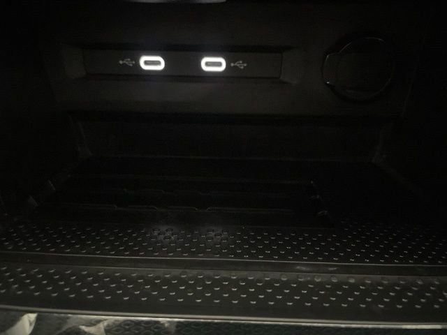 Certified 2025 Volkswagen Taos SE w/ Panoramic Sunroof Package AWD/4WD image 22